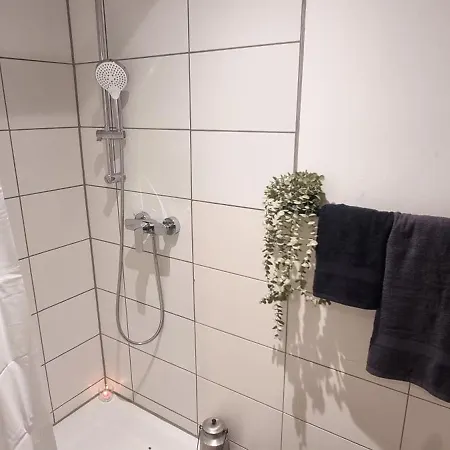 Dattel City Fewo Fuer 4 Personen Privat-parkplatz 5g Wlan & 24/7 Kontakt Apartment Hannover